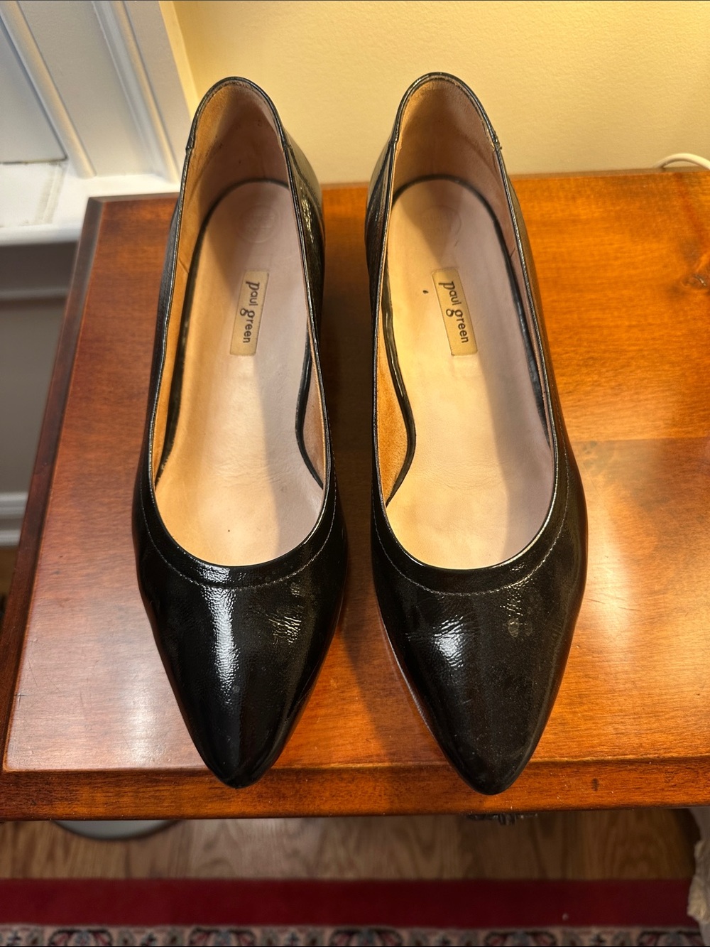 Paul Green Black Patent Leather Pointed Toe Pumps
